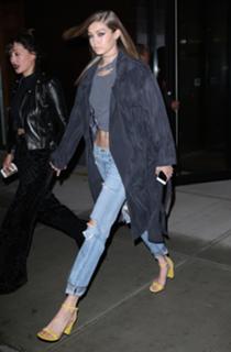Gigi Hadid feet photo thumbnail