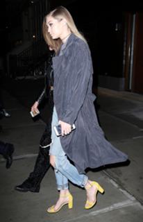 Gigi Hadid feet photo thumbnail