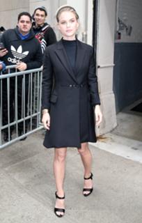 Alice Eve feet photo thumbnail
