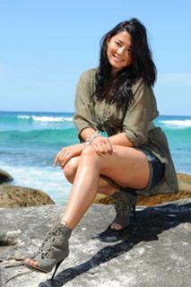 Jessica Gomes feet photo thumbnail