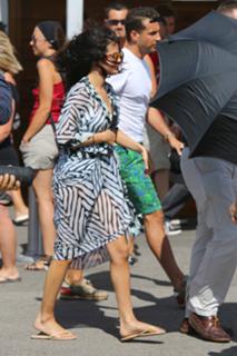 Selena Gomez feet photo thumbnail