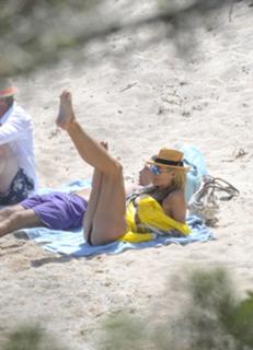 Heidi Klum feet photo thumbnail