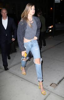 Gigi Hadid feet photo thumbnail