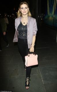 Ashley James feet photo thumbnail