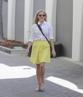 Reese Witherspoon feet photo thumbnail