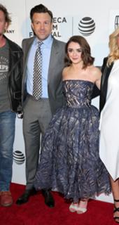 Maisie Williams feet photo thumbnail