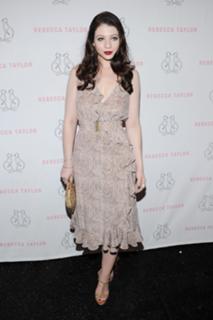 Michelle Trachtenberg feet photo thumbnail