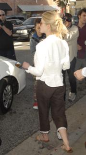 Rosamund Pike feet photo thumbnail