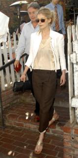 Rosamund Pike feet photo thumbnail