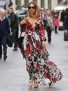 Myleene Klass feet photo thumbnail