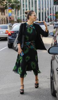 Jessica Alba feet photo thumbnail