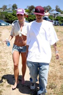 Britney Spears feet photo thumbnail
