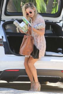 Kate Hudson feet photo thumbnail