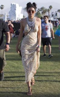 Kendall Jenner feet photo thumbnail