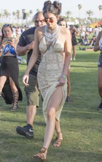 Kendall Jenner feet photo thumbnail