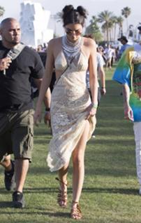 Kendall Jenner feet photo thumbnail