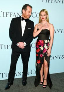 Reese Witherspoon feet photo thumbnail