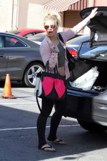 Paige VanZant feet photo thumbnail