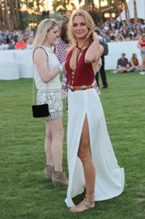 Kimberley Garner feet photo thumbnail