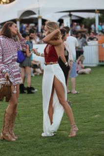 Kimberley Garner feet photo thumbnail