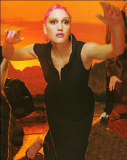 Gwen Stefani feet photo thumbnail