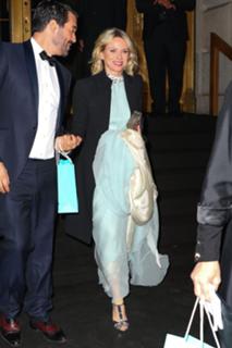 Naomi Watts feet photo thumbnail