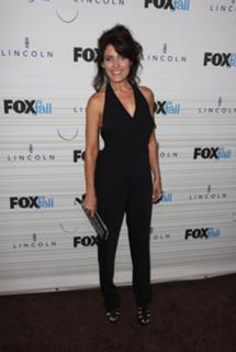 Lisa Edelstein feet photo thumbnail