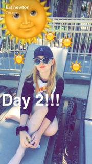 Kathryn Newton feet photo thumbnail