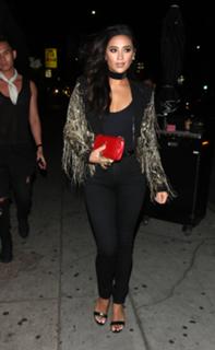 Shay Mitchell feet photo thumbnail