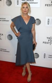 Christina Applegate feet photo thumbnail