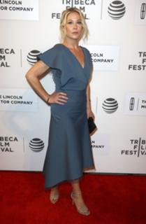 Christina Applegate feet photo thumbnail