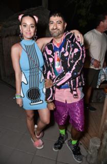 Katy Perry feet photo thumbnail