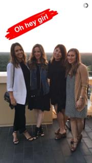 Jessica Alba feet photo thumbnail