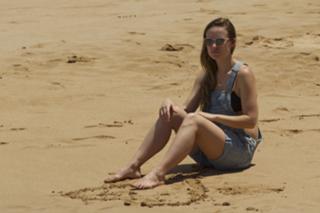 Olivia Wilde feet photo thumbnail