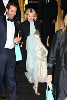 Naomi Watts feet photo thumbnail