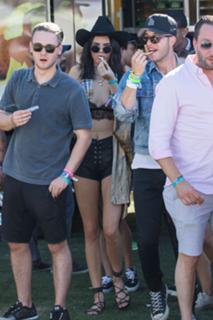 Kendall Jenner feet photo thumbnail