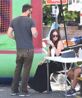 Megan Fox feet photo thumbnail