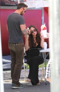 Megan Fox feet photo thumbnail