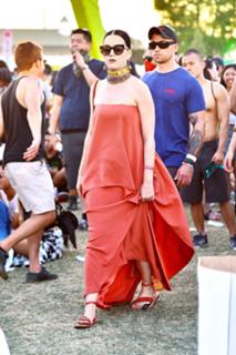 Katy Perry feet photo thumbnail