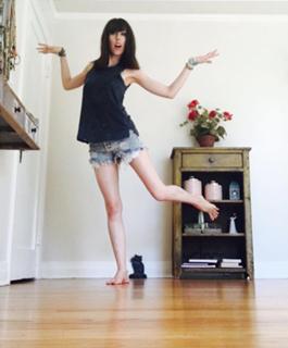 Brittani Taylor feet photo thumbnail