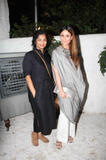 Kareena Kapoor feet photo thumbnail