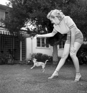 Marilyn Monroe feet photo thumbnail