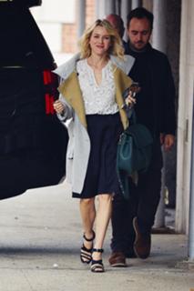 Naomi Watts feet photo thumbnail
