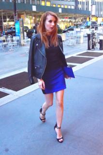 Emma Roberts feet photo thumbnail
