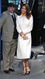 Brooke Burke feet photo thumbnail