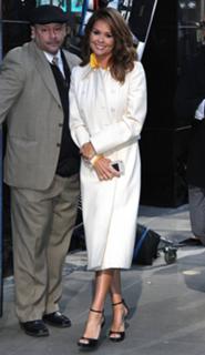Brooke Burke feet photo thumbnail