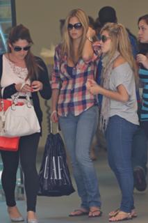 Bar Refaeli feet photo thumbnail