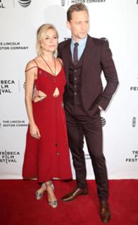 Sienna Miller feet photo thumbnail