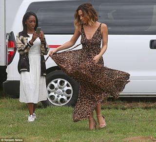 Myleene Klass feet photo thumbnail
