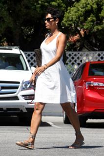 Nicole Murphy feet photo thumbnail
